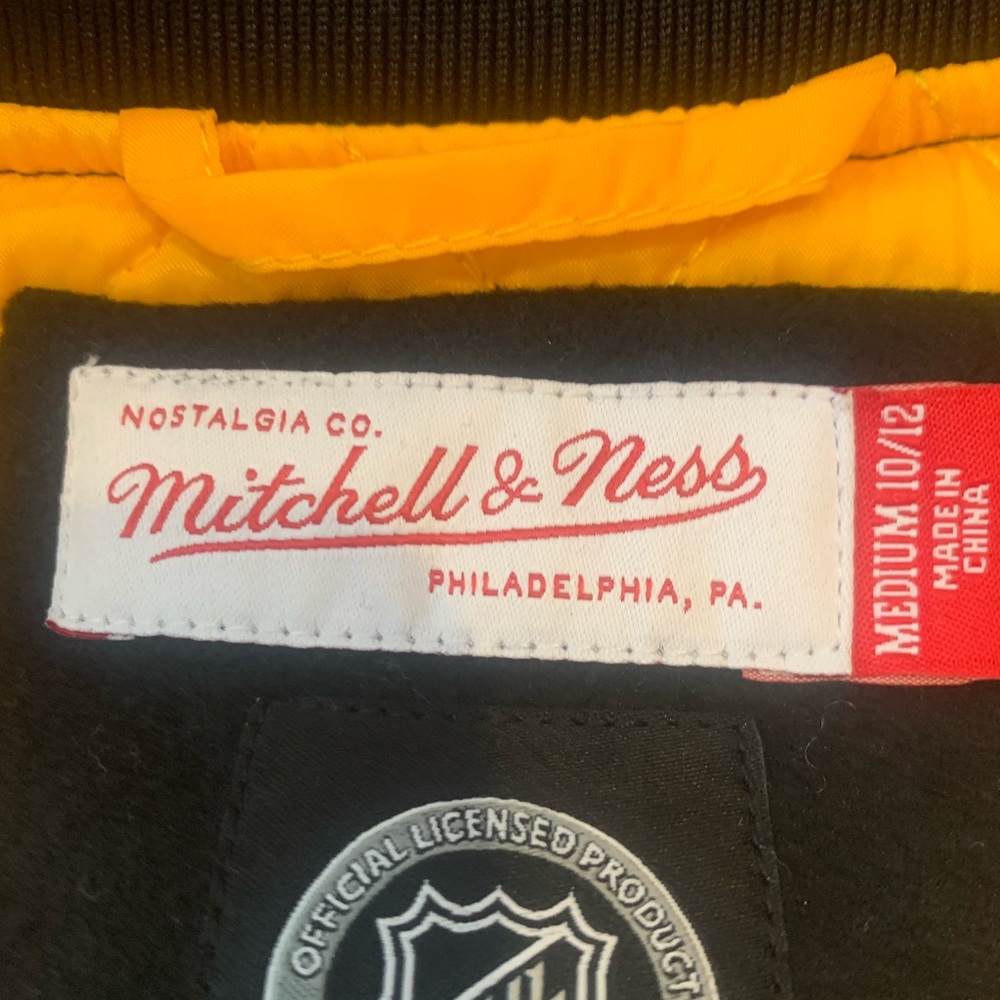 Mitchell and Ness Boston Bruins Youth Medium Wool Varsity Jacket - Picture 4 of 4